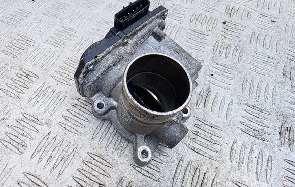 Toyota Auris E180 Throttle valve 261000N030