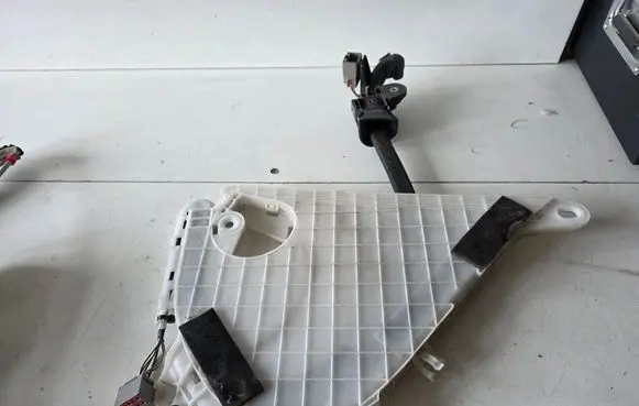 Ford B-MAX Rear window lifting mechanism without motor AV1T14A390HA
