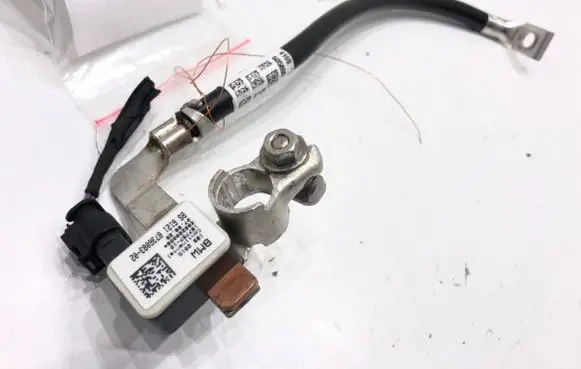 BMW 5 G30 G31 G38 Negative earth cable (battery) 8736083