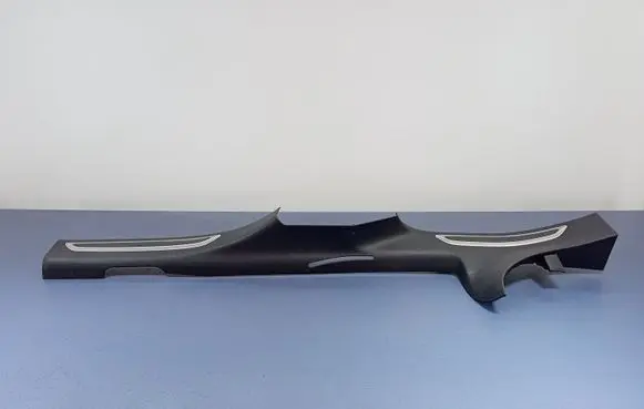 Foot area side trim