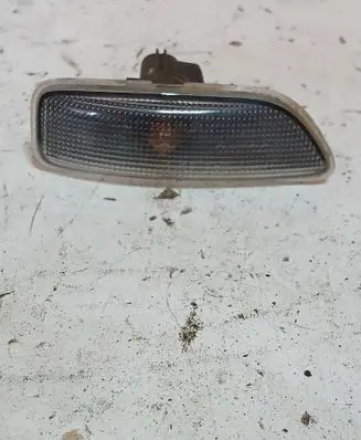 Volvo V70 Front fender indicator light 8658944