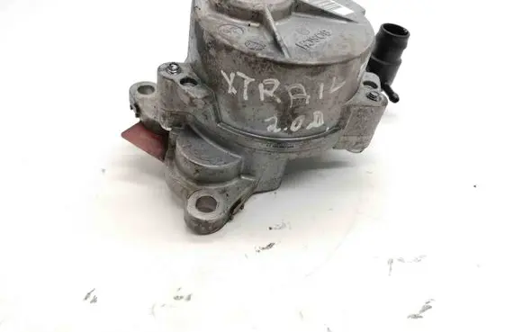 Nissan X-Trail T31 Vacuum pump 472458A