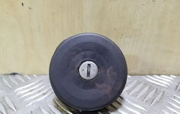 Volkswagen Transporter - Caravelle T4 Fuel tank filler cap 701201553