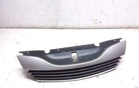 Renault Laguna II Front bumper upper radiator grill 8200012581