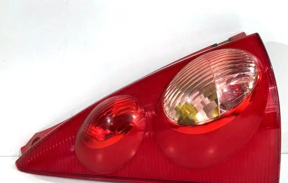 Peugeot 107 Rear/tail lights 815600H040