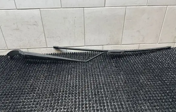 Renault Clio IV Front wiper blade arm 288813178R