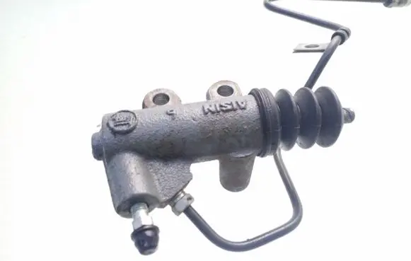 Toyota Yaris Clutch slave cylinder 