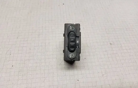 Renault Scenic I Headlight level height control switch 7700841235