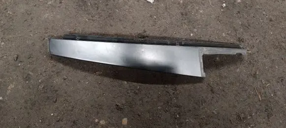 BMW 5 F10 F11 Rear door glass trim molding 7182293
