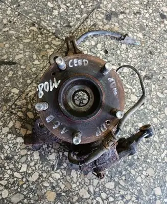 KIA Ceed Front wheel hub