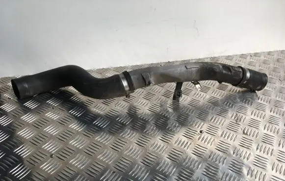 Intercooler hose/pipe