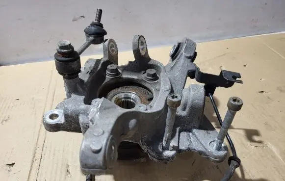 Maserati Ghibli Rear wheel hub 670036905
