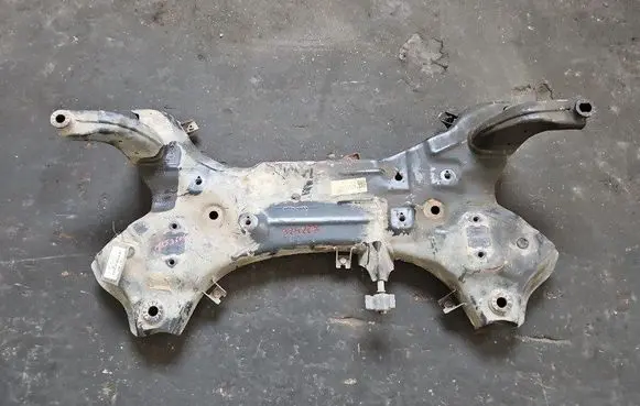 Hyundai i30 Front axle beam 62401-G4AA0 IMPRK1353604