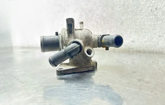 Opel Astra H Thermostat/thermostat housing 55202373 C89188C