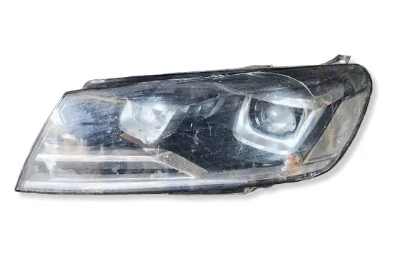 Volkswagen Touareg II Headlight/headlamp 7P1941031