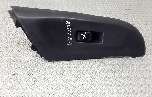 Nissan Almera N16 Electric window control switch