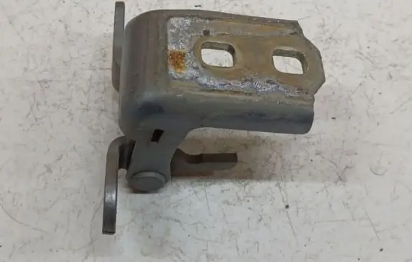 Opel Insignia A Rear door lower hinge A04657