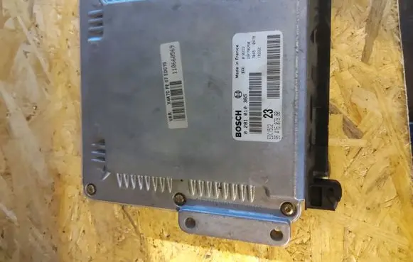 Citroen C5 Engine control unit/module 0281010365