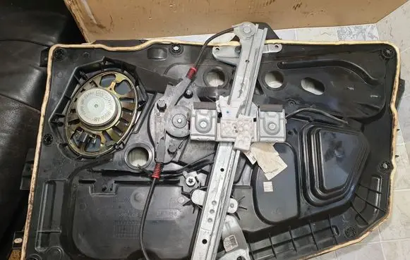Ford Fiesta Front door window regulator with motor 2S61A045H17A