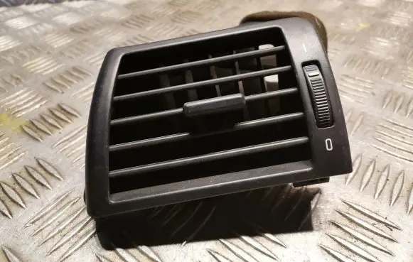 BMW 3 E46 Dashboard air vent grill cover trim 8361897