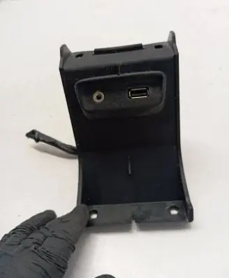 Ford Ranger USB socket connector AB3921045L70