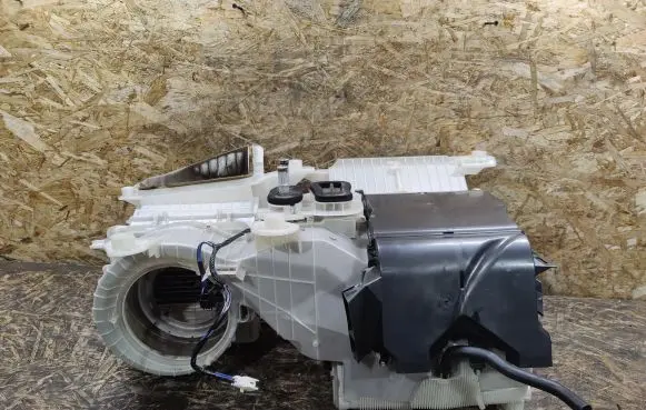 Interior heater climate box assembly