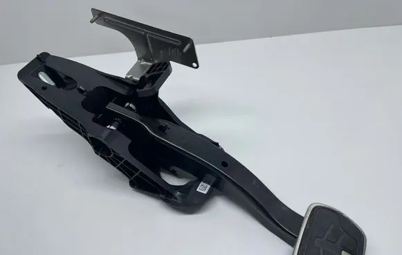 BMW i4 Brake pedal 689111801 SK2676814 76564715709