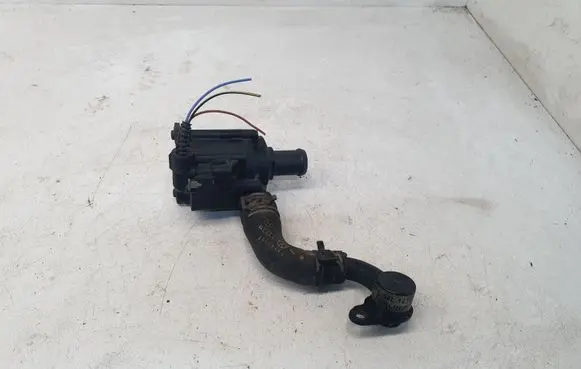 Audi A4 S4 B8 8K Webasto circulation pump for autonomous heater 5Q0965561B