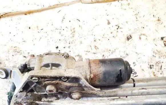 Honda FR-V Wiper motor 711732238