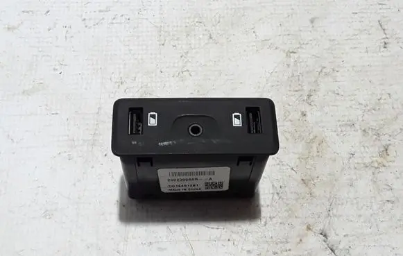 Renault Megane IV AUX in-socket connector 280239684R