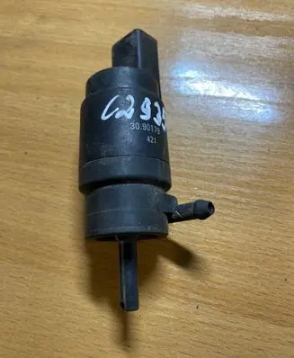 Mercedes-Benz C W203 Windscreen/windshield washer pump 3090179 C2935