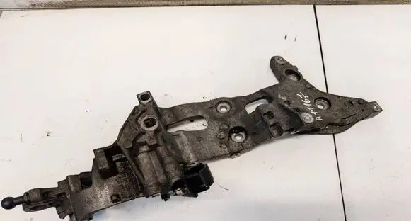 Seat Leon (5F) Engine mounting bracket 04L903143D