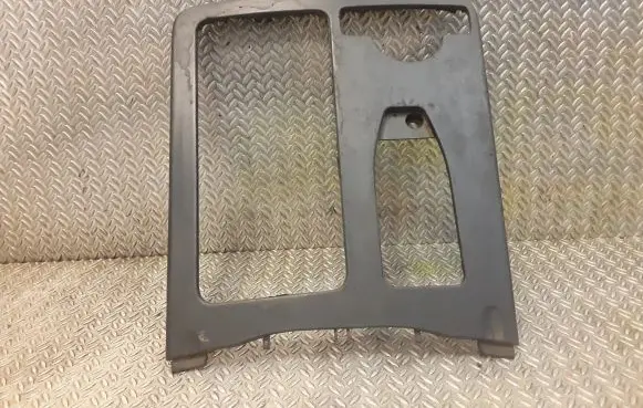 Mercedes-Benz C W204 Other center console (tunnel) element 2046800207 A2046800207