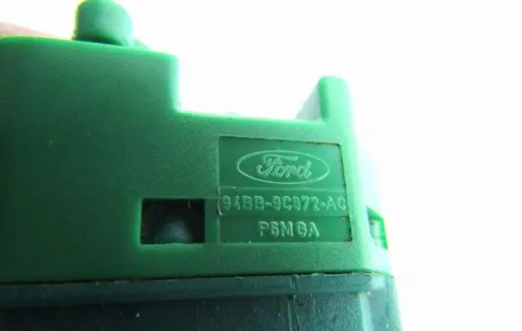 Ford Mondeo Mk III Brake pedal sensor switch 94BB9C872AC