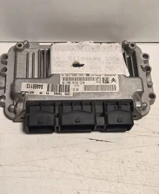 Peugeot 307 Engine control unit/module 0261208558