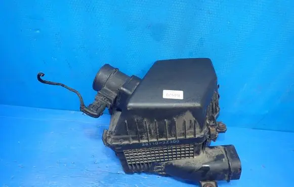 Hyundai i40 Air filter box 28110-3Z300