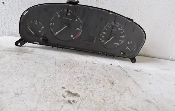 Peugeot 406 Speedometer (instrument cluster) 9630372780