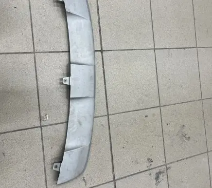 Front bumper lip