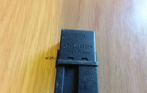 Mitsubishi Carisma Other relay MB953381 039
