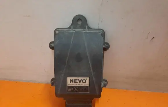 Peugeot 307 Fan control module 67R013787