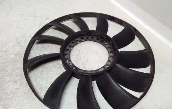 Volkswagen PASSAT B5.5 Fan impeller 058121301B