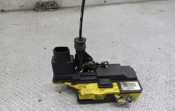 Volvo XC90 Rear door lock 8650553