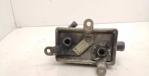 BMW 3 E36 Oil filter mounting bracket 2245343 5989070101 2329820001