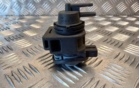 Renault Scenic II - Grand scenic II Turbo solenoid valve 8200575400