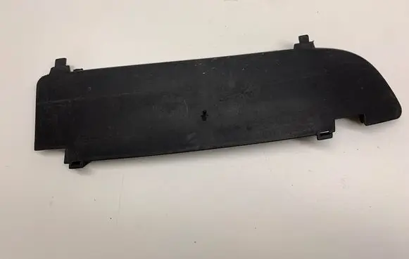Volkswagen Bora Front bumper lower grill 1J5853950C