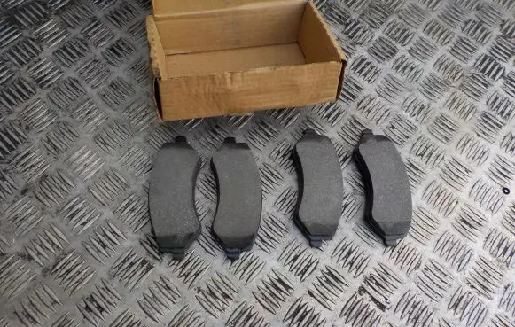 Jeep Cherokee III KJ Brake pads (front) 1-v1016349ac