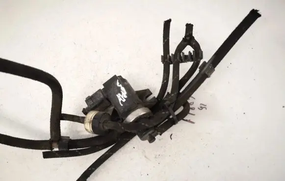 Skoda Octavia Mk1 (1U) Turbo solenoid valve 1j0906627