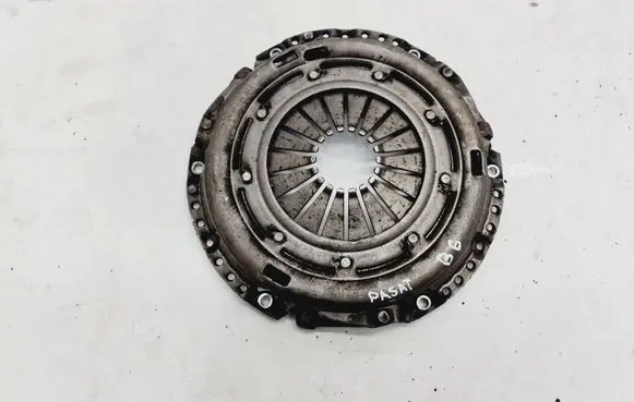 Volkswagen PASSAT B6 Pressure plate 03G141025H