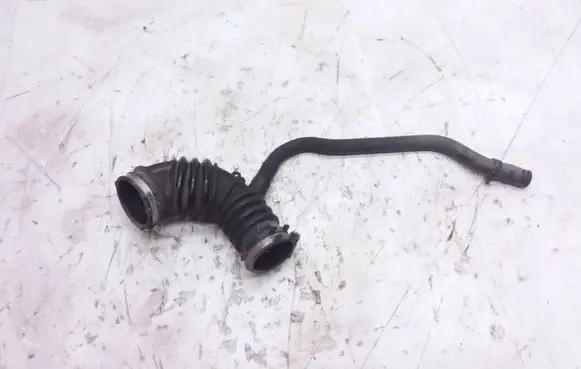 Land Rover Defender Air intake hose/pipe PHD500940