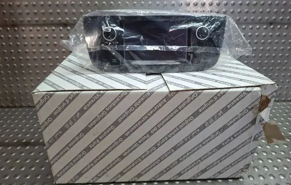 Fiat Tipo Radio/CD/DVD/GPS head unit S26340164 735676101